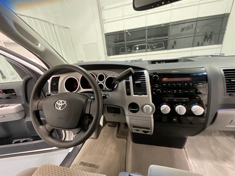 2007 Toyota Tundra SR5 Regular Cab / 4.7L V8 / LONG BED / ZERO RUST / LOCAL OREGON TRUCK / CUSTOM FRONT BUMPER with WINCH - Photo 16 - Gladstone, OR 97027