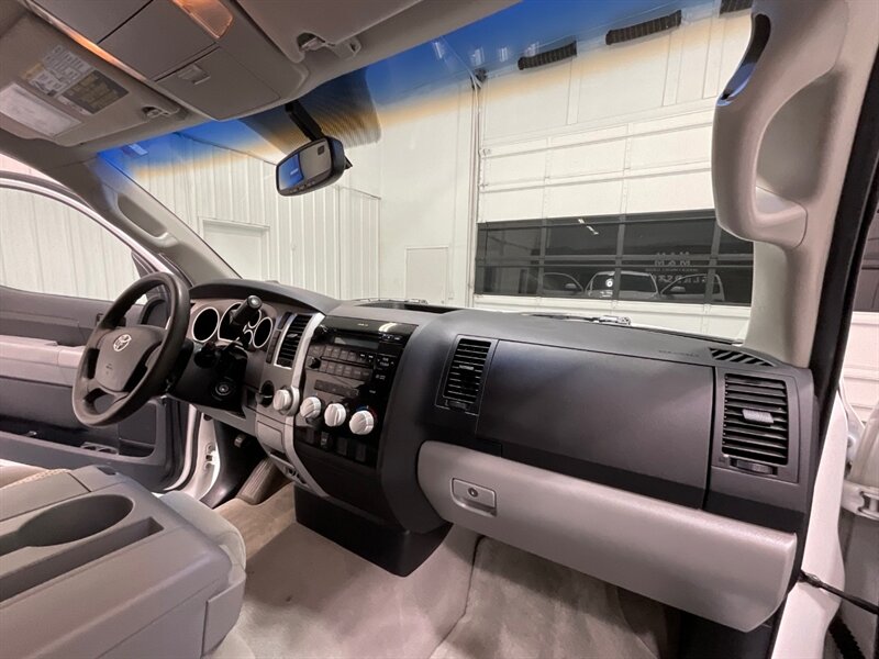 2007 Toyota Tundra SR5 Regular Cab / 4.7L V8 / LONG BED / ZERO RUST / LOCAL OREGON TRUCK / CUSTOM FRONT BUMPER with WINCH - Photo 35 - Gladstone, OR 97027