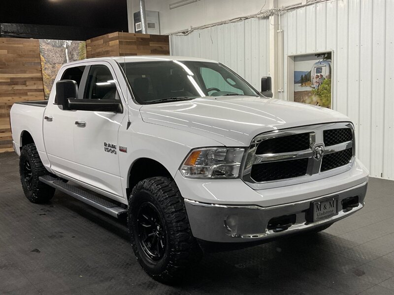 2018 RAM 1500 4x4 SLT Crew Cab  /5.7L HEMI /NEW LIFT WHEELS TIRE  1-OWNER / LOCAL / RUST FREE / 8-Speed Transmission / ONLY 57,000 MILES - Photo 2 - Gladstone, OR 97027