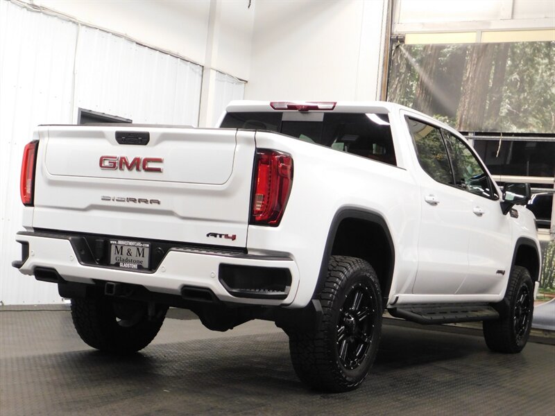 2020 GMC Sierra 1500 AT4 Crew Cab 4X4 / DURAMAX DIESEL /  LIFTED   - Photo 8 - Gladstone, OR 97027