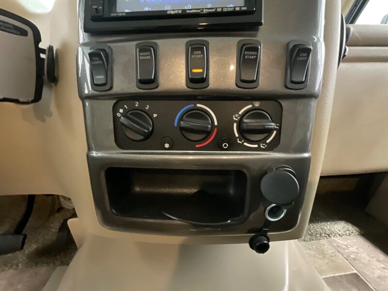 2017 Thor Vegas 25.2 LIKE NEW ONLY 16,000 MILES  Model M36941 - Photo 39 - Gladstone, OR 97027