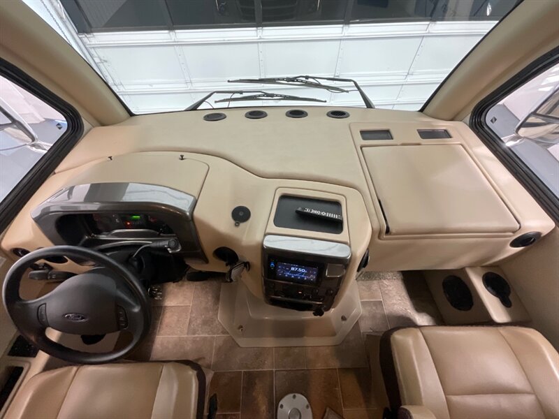 2017 Thor Vegas 25.2 LIKE NEW ONLY 16,000 MILES  Model M36941 - Photo 54 - Gladstone, OR 97027