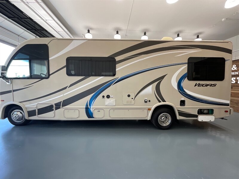 2017 Thor Vegas 25.2 LIKE NEW ONLY 16,000 MILES  Model M36941 - Photo 59 - Gladstone, OR 97027