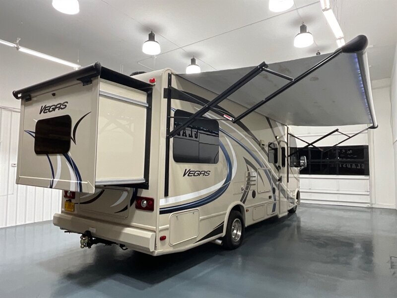 2017 Thor Vegas 25.2 LIKE NEW ONLY 16,000 MILES  Model M36941 - Photo 58 - Gladstone, OR 97027