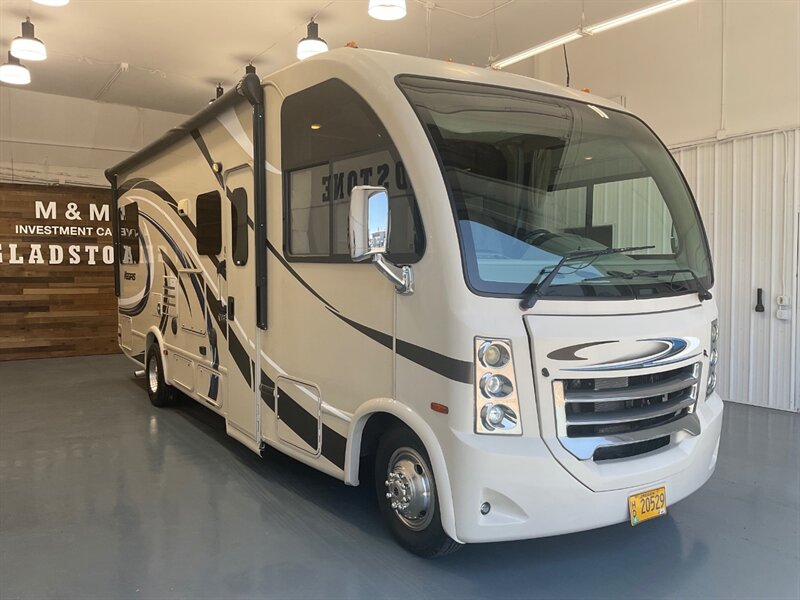 2017 Thor Vegas 25.2 LIKE NEW ONLY 16,000 MILES  Model M36941 - Photo 2 - Gladstone, OR 97027