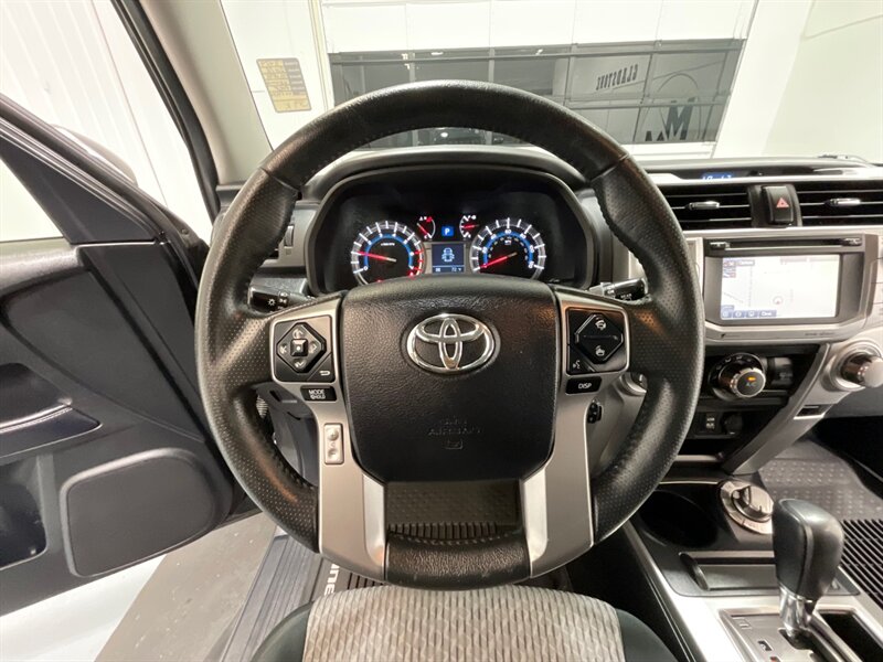 2018 Toyota 4Runner SR5 4X4 / V6 / THIRD ROW SEAT / 39K MILES  / 1-OWNER LOCAL - Photo 58 - Gladstone, OR 97027