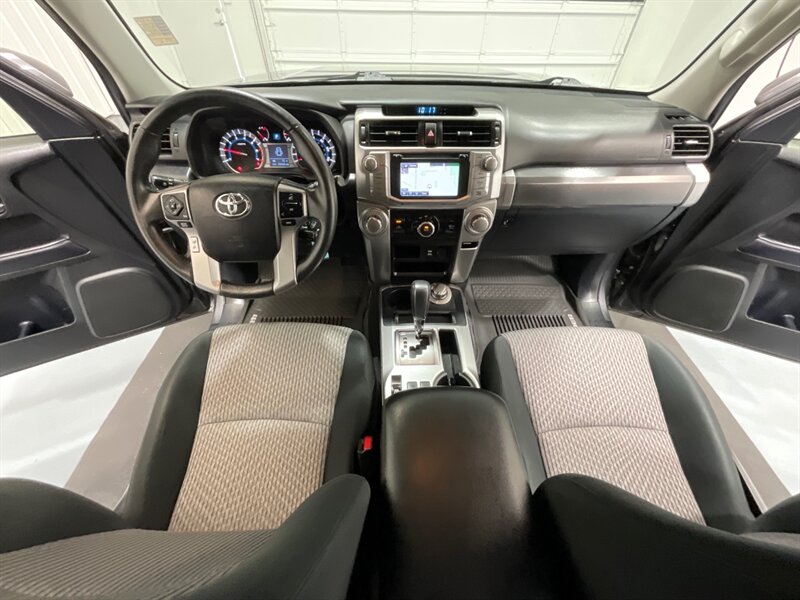 2018 Toyota 4Runner SR5 4X4 / V6 / THIRD ROW SEAT / 39K MILES  / 1-OWNER LOCAL - Photo 44 - Gladstone, OR 97027