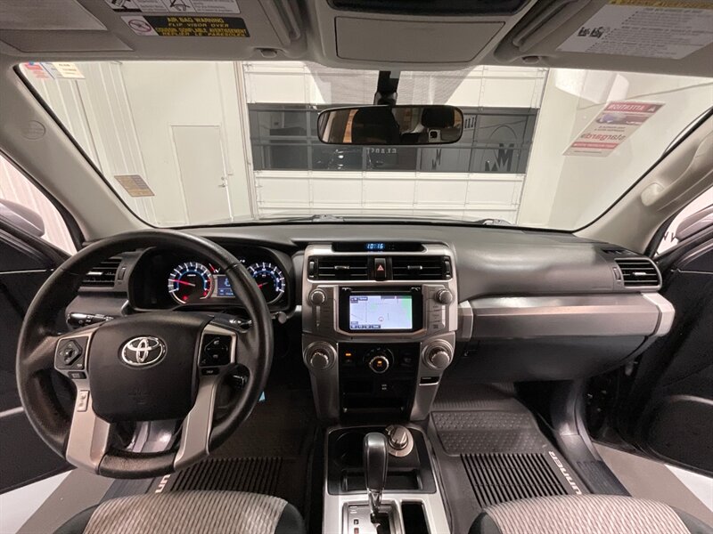 2018 Toyota 4Runner SR5 4X4 / V6 / THIRD ROW SEAT / 39K MILES  / 1-OWNER LOCAL - Photo 51 - Gladstone, OR 97027