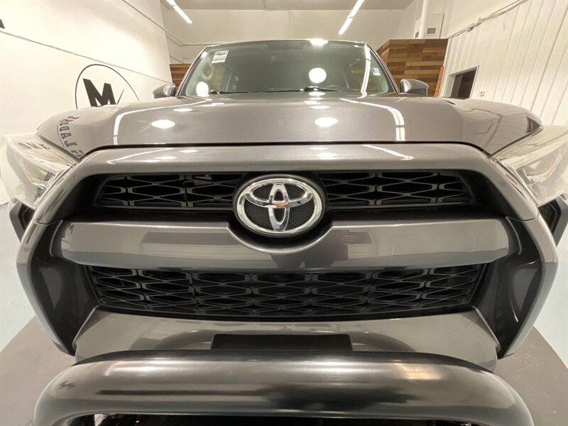 2018 Toyota 4Runner SR5 4X4 / V6 / THIRD ROW SEAT / 39K MILES  / 1-OWNER LOCAL - Photo 30 - Gladstone, OR 97027