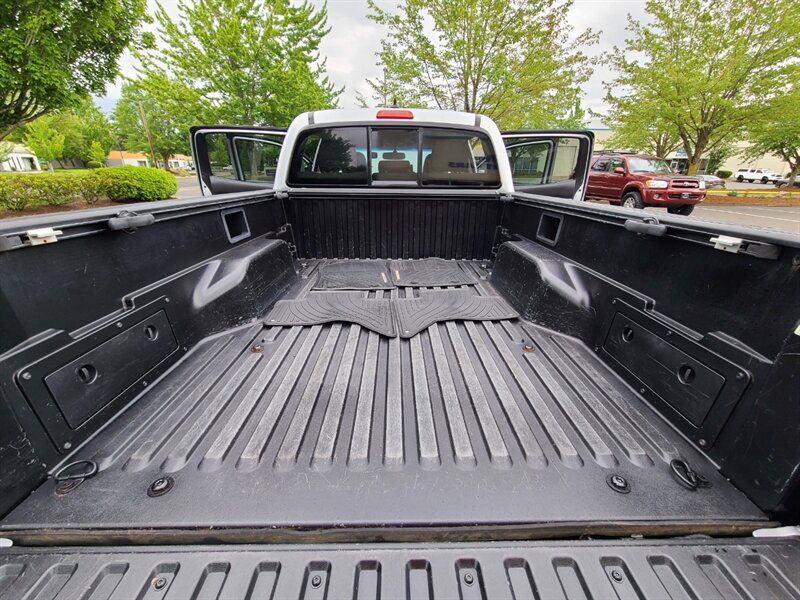 2012 Toyota Tacoma V6  / Local Oregon Truck / No Rust / Mint Condition / Super LOW Miles - Photo 43 - Portland, OR 97217