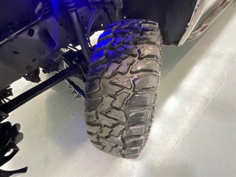 2001 Ford F-250 XLT Super Cab 4X4 / 7.3L DIESEL / 6-SPEED MANUAL / LONG BED / BRAND NEW TIRES / LOCAL TRUCK w. ZERO RUST - Photo 24 - Gladstone, OR 97027