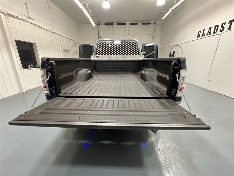 2001 Ford F-250 XLT Super Cab 4X4 / 7.3L DIESEL / 6-SPEED MANUAL / LONG BED / BRAND NEW TIRES / LOCAL TRUCK w. ZERO RUST - Photo 10 - Gladstone, OR 97027