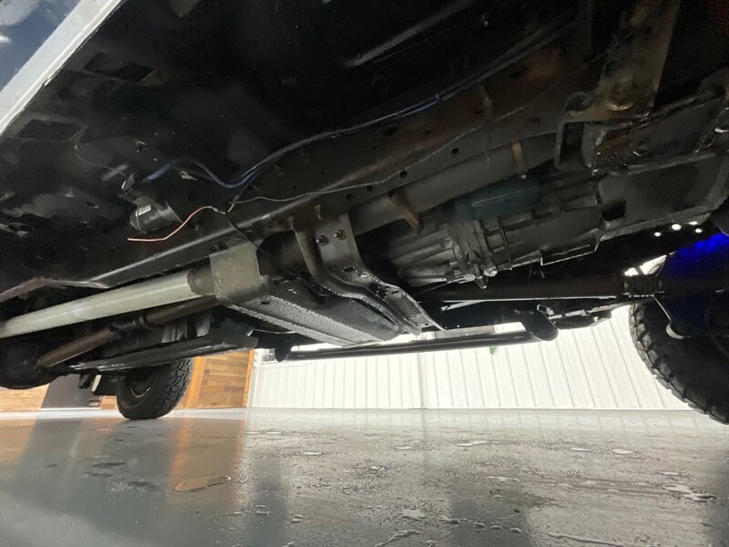 2001 Ford F-250 XLT Super Cab 4X4 / 7.3L DIESEL / 6-SPEED MANUAL / LONG BED / BRAND NEW TIRES / LOCAL TRUCK w. ZERO RUST - Photo 52 - Gladstone, OR 97027