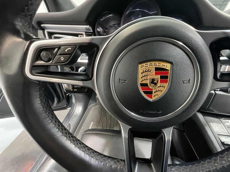 2018 Porsche Macan AWD / Sport Chrono Pkg / Pano Roof / 80K Miles  / Sport Chrono Pkg - Photo 44 - Gladstone, OR 97027