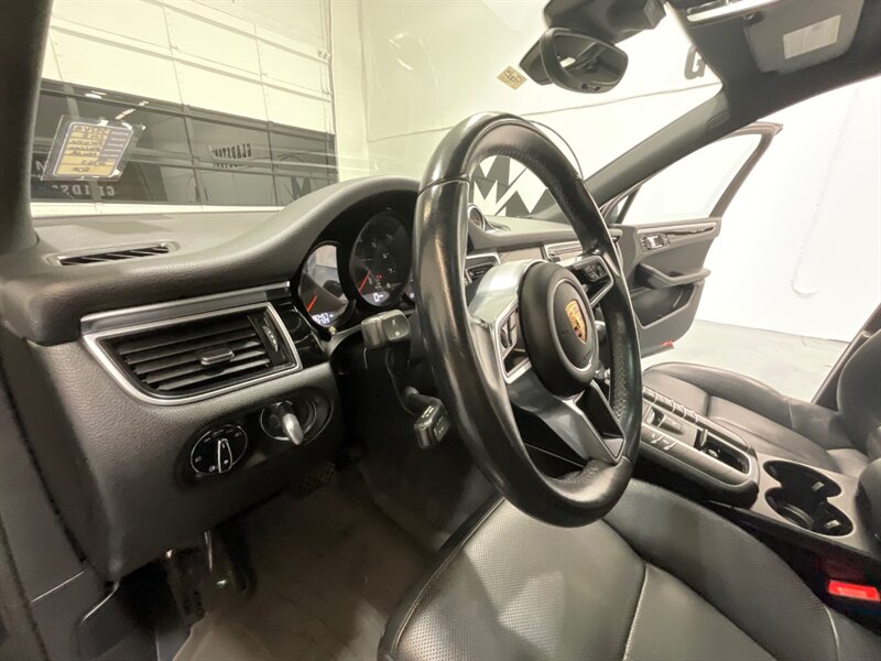 2018 Porsche Macan AWD / Sport Chrono Pkg / Pano Roof / 80K Miles  / Sport Chrono Pkg - Photo 16 - Gladstone, OR 97027