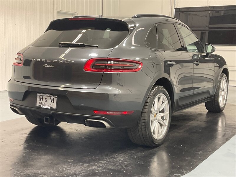 2018 Porsche Macan AWD / Sport Chrono Pkg / Pano Roof / 80K Miles  / Sport Chrono Pkg - Photo 8 - Gladstone, OR 97027