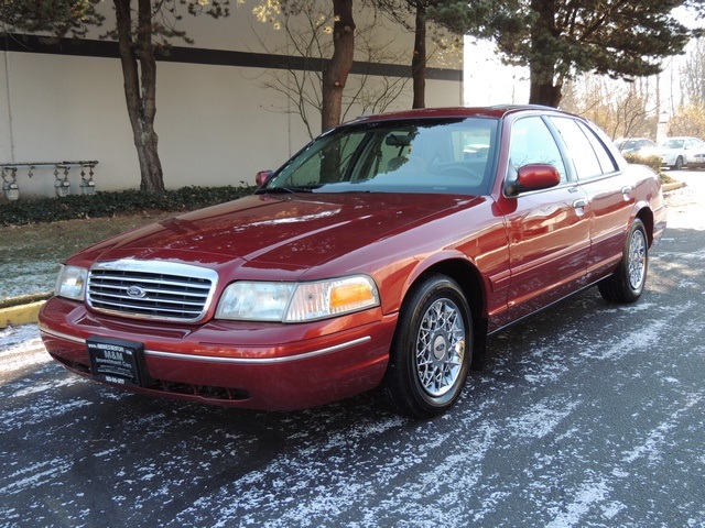 1999 Ford Crown Victoria LX Luxury Sedan / Clean Title / Low Miles   - Photo 1 - Portland, OR 97217