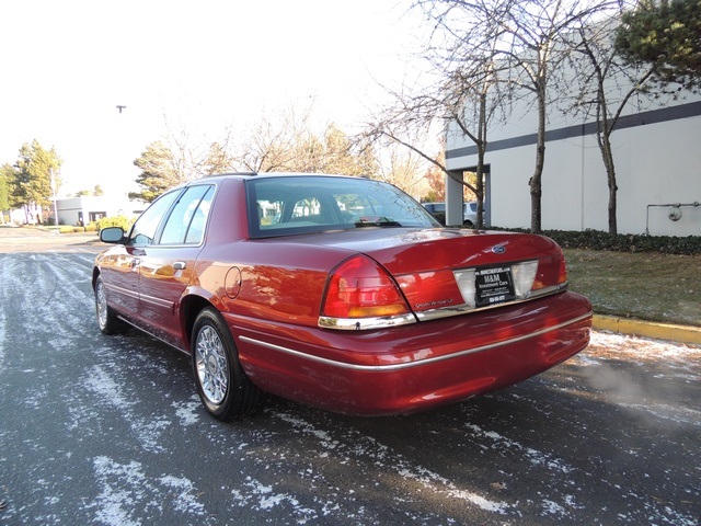 1999 Ford Crown Victoria LX Luxury Sedan / Clean Title / Low Miles   - Photo 3 - Portland, OR 97217