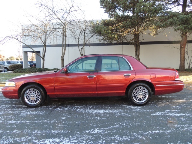 1999 Ford Crown Victoria LX Luxury Sedan / Clean Title / Low Miles   - Photo 2 - Portland, OR 97217