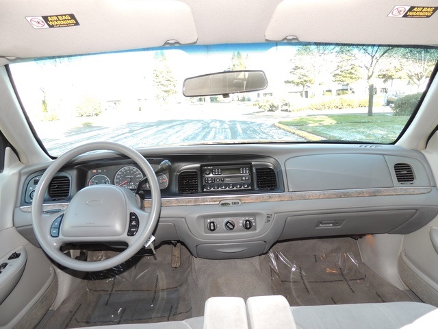 1999 Ford Crown Victoria LX Luxury Sedan / Clean Title / Low Miles   - Photo 25 - Portland, OR 97217