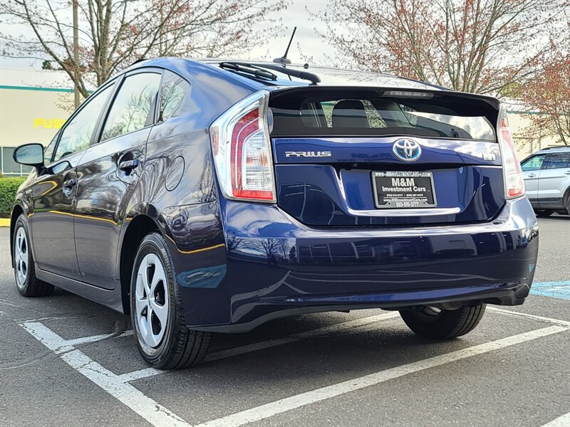 2013 Toyota Prius Three HYBRID / NAVi / CAM / SOLAR ROOF / 1-Owner / Blue-Tooth / Tilt-Slide Moon Roof / Local / Clean Title - Photo 7 - Portland, OR 97217