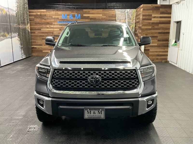 2018 Toyota Tundra SR5 CrewMax 4X4 / 5.7L V8 / LIFTED / 18,000 MILES  1-OWNER LOCAL TRUCK / TRD OFF ROAD PKG/RUST FREE / LIFTED / SHARP & CLEAN !! - Photo 5 - Gladstone, OR 97027