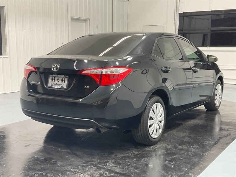 2016 Toyota Corolla LE Sedan / 4Cyl / 1-OWNER / Backup Camera  / Excel Cond - Photo 8 - Gladstone, OR 97027