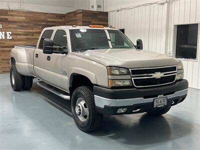 2006 Chevrolet Silverado 3500 LT Crew Cab 4X4 / 6.6L DURAMAX DIESEL / DUALLY  / LBZ MOTOR / ZERO RUST / NEW SET OF TIRES