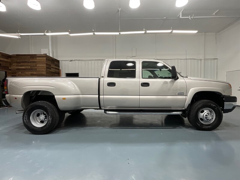 2006 Chevrolet Silverado 3500 LT Crew Cab 4X4 / 6.6L DURAMAX DIESEL / DUALLY  / LBZ MOTOR / ZERO RUST / NEW SET OF TIRES - Photo 4 - Gladstone, OR 97027