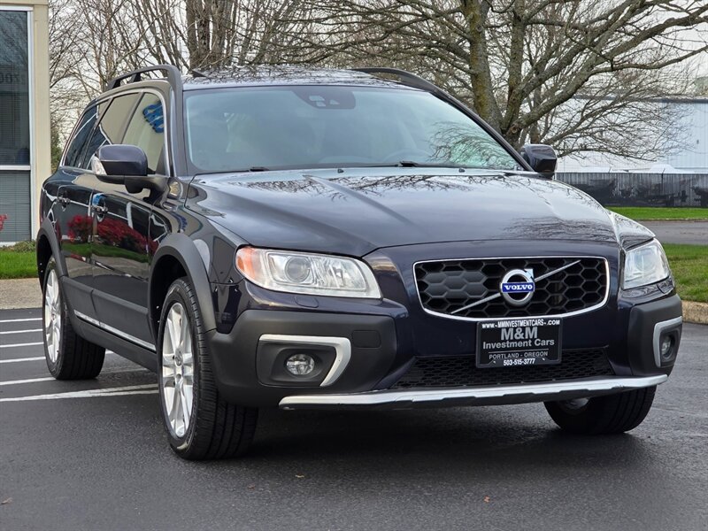 2016 Volvo XC70 T5 Platinum Cross Country AWD EVERY OPTION POSIBLE  / Heated Leather / Blind Spot / Adaptive Cruise / Lane Alert / NAVi / Park Assist - Photo 2 - Portland, OR 97217
