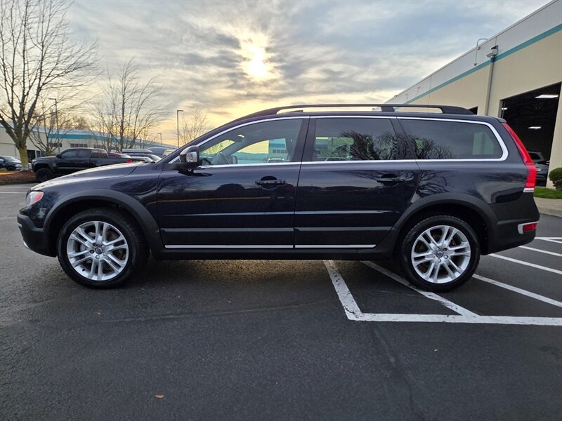 2016 Volvo XC70 T5 Platinum Cross Country AWD EVERY OPTION POSIBLE  / Heated Leather / Blind Spot / Adaptive Cruise / Lane Alert / NAVi / Park Assist - Photo 3 - Portland, OR 97217