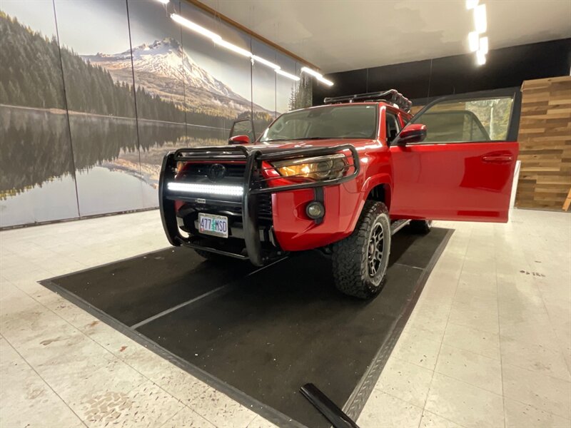 2020 Toyota 4Runner SR5  / LIFTED w. BF GOODRICH TIRES & TRD WHEELS / TRD Leather & Heated Seats / LUGGAGE RACK / GRILL GUARD w. LIGHT BAR / BLACKOUT PKG/39,000 MILES - Photo 22 - Gladstone, OR 97027