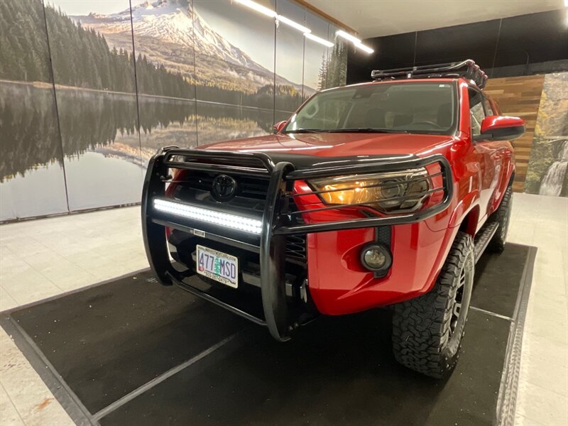 2020 Toyota 4Runner SR5  / LIFTED w. BF GOODRICH TIRES & TRD WHEELS / TRD Leather & Heated Seats / LUGGAGE RACK / GRILL GUARD w. LIGHT BAR / BLACKOUT PKG/39,000 MILES - Photo 10 - Gladstone, OR 97027