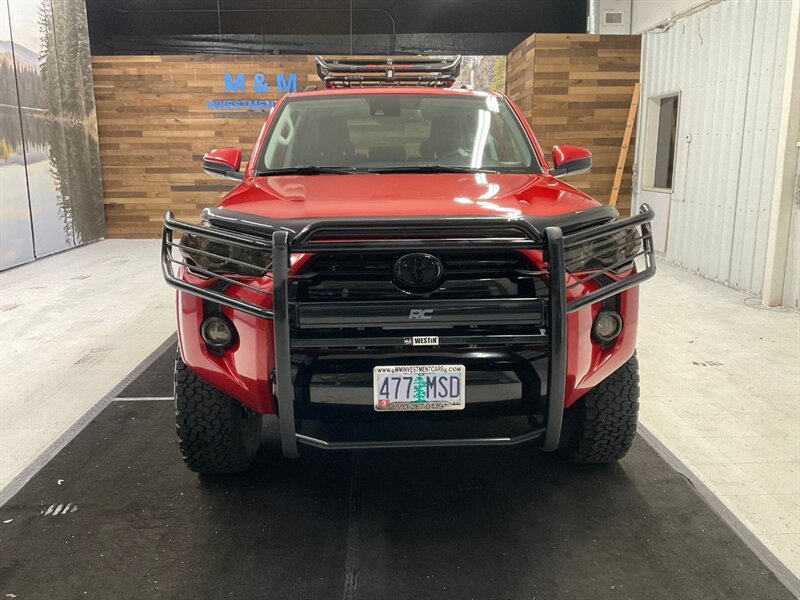 2020 Toyota 4Runner SR5  / LIFTED w. BF GOODRICH TIRES & TRD WHEELS / TRD Leather & Heated Seats / LUGGAGE RACK / GRILL GUARD w. LIGHT BAR / BLACKOUT PKG/39,000 MILES - Photo 5 - Gladstone, OR 97027