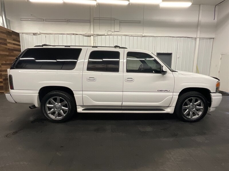 2006 GMC Yukon XL Denali 4X4 / 3RD ROW / Sunroof / Leather  BRAND NEW TIRES / DVD PLAYER - Photo 4 - Gladstone, OR 97027