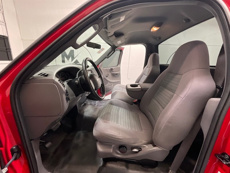 2003 Ford F-150 XL Regular Cab Flareside / 4.2L V6 / ZERO RUST / Towing Pkg / 2Dr Standard Cab / LOW MILES - Photo 11 - Gladstone, OR 97027