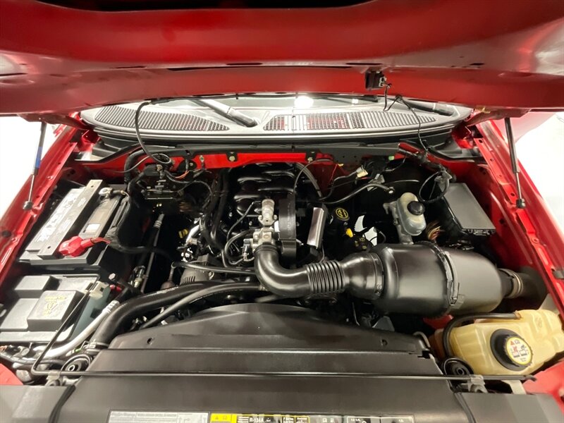 2003 Ford F-150 XL Regular Cab Flareside / 4.2L V6 / ZERO RUST / Towing Pkg / 2Dr Standard Cab / LOW MILES - Photo 39 - Gladstone, OR 97027