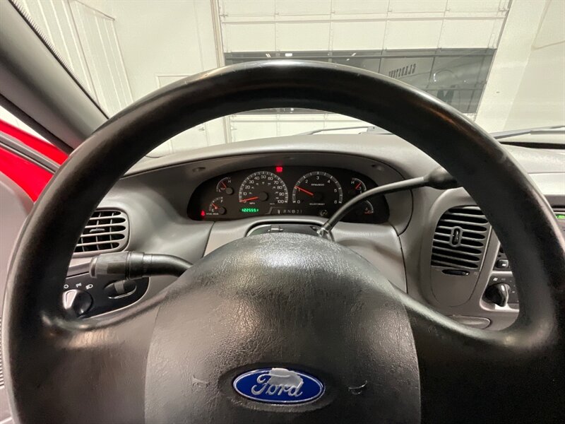 2003 Ford F-150 XL Regular Cab Flareside / 4.2L V6 / ZERO RUST / Towing Pkg / 2Dr Standard Cab / LOW MILES - Photo 20 - Gladstone, OR 97027