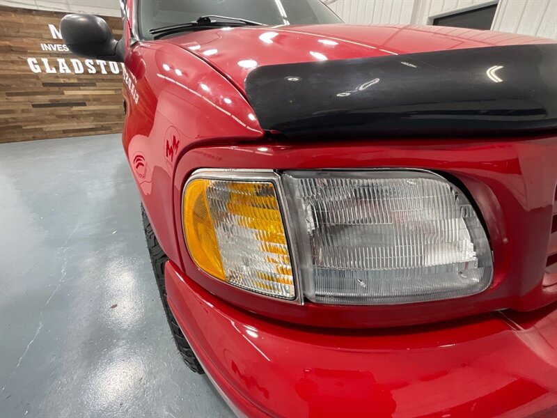 2003 Ford F-150 XL Regular Cab Flareside / 4.2L V6 / ZERO RUST / Towing Pkg / 2Dr Standard Cab / LOW MILES - Photo 28 - Gladstone, OR 97027