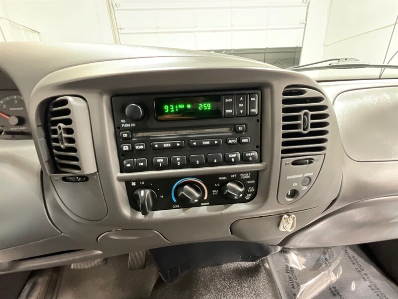 2003 Ford F-150 XL Regular Cab Flareside / 4.2L V6 / ZERO RUST / Towing Pkg / 2Dr Standard Cab / LOW MILES - Photo 14 - Gladstone, OR 97027