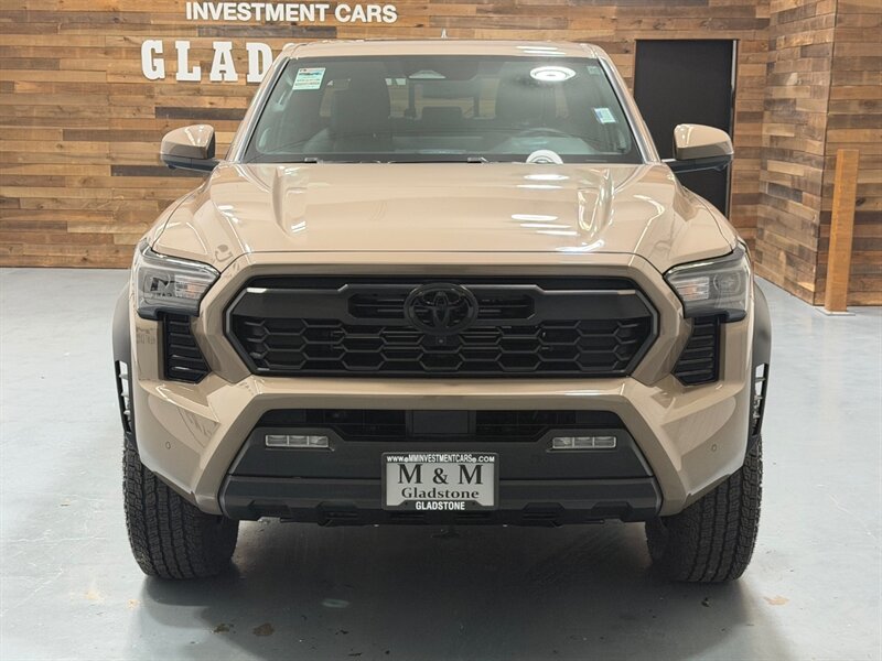 2026 Toyota Tacoma TRD Off-Road Premium 4X4 /Long Bed / 4,000 MILES /LONG BED ( 6FT) / Heated & Cooled Seats - Photo 5 - Gladstone, OR 97027