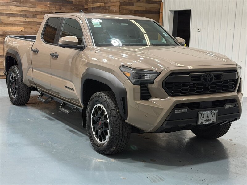 2026 Toyota Tacoma TRD Off-Road Premium 4X4 /Long Bed / 4,000 MILES /LONG BED ( 6FT) / Heated & Cooled Seats - Photo 2 - Gladstone, OR 97027
