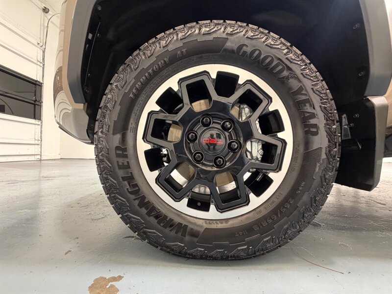 2026 Toyota Tacoma TRD Off-Road Premium 4X4 /Long Bed / 4,000 MILES /LONG BED ( 6FT) / Heated & Cooled Seats - Photo 23 - Gladstone, OR 97027