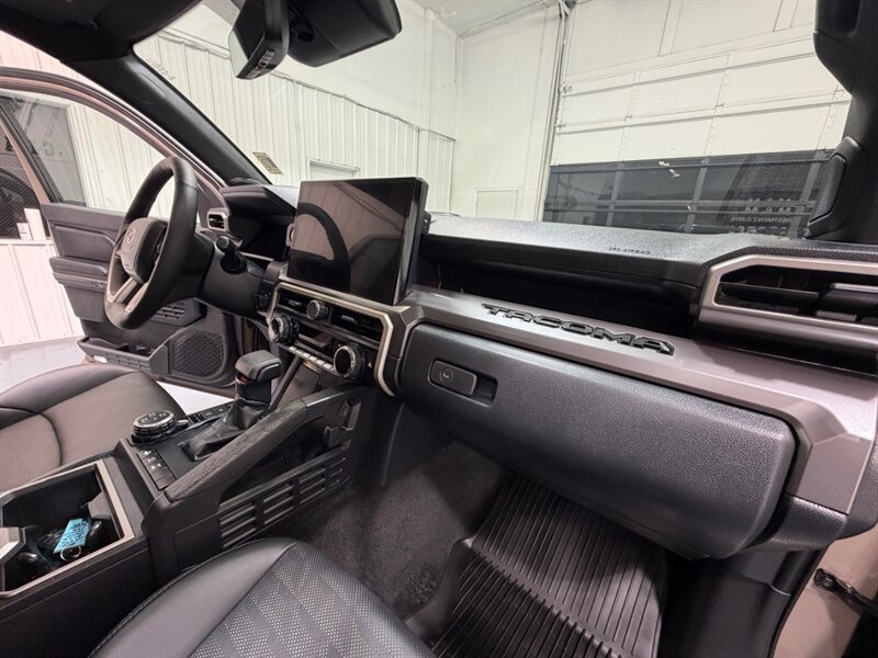 2026 Toyota Tacoma TRD Off-Road Premium 4X4 /Long Bed / 4,000 MILES /LONG BED ( 6FT) / Heated & Cooled Seats - Photo 38 - Gladstone, OR 97027