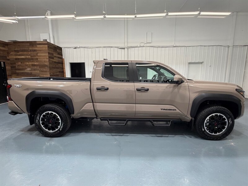 2026 Toyota Tacoma TRD Off-Road Premium 4X4 /Long Bed / 4,000 MILES /LONG BED ( 6FT) / Heated & Cooled Seats - Photo 4 - Gladstone, OR 97027