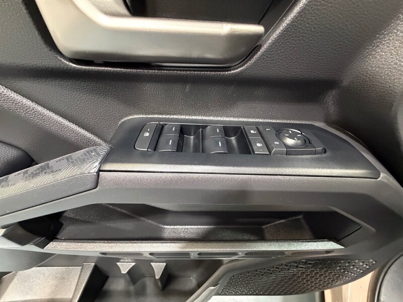 2026 Toyota Tacoma TRD Off-Road Premium 4X4 /Long Bed / 4,000 MILES /LONG BED ( 6FT) / Heated & Cooled Seats - Photo 39 - Gladstone, OR 97027