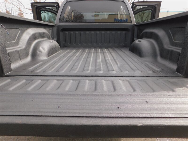 2003 Dodge Ram 1500 SLT Quad Cab / 4X4 / V8 / BF GOODRICH Tires /  Excellent Service / 1-OWNER - Photo 20 - Portland, OR 97217