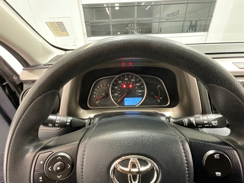 2013 Toyota RAV4 XLE Sport Utility AWD / Sunroof / Backup Camera  / LOCAL SUV - Photo 49 - Gladstone, OR 97027