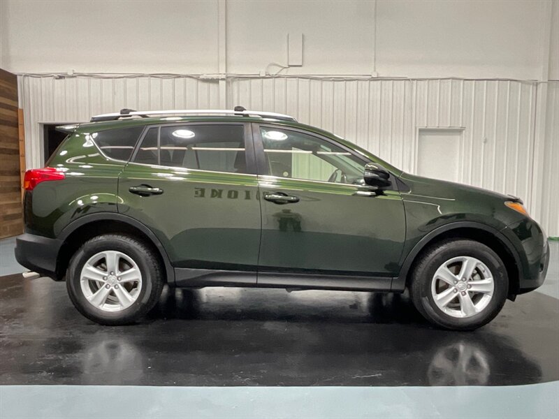 2013 Toyota RAV4 XLE Sport Utility AWD / Sunroof / Backup Camera  / LOCAL SUV - Photo 4 - Gladstone, OR 97027