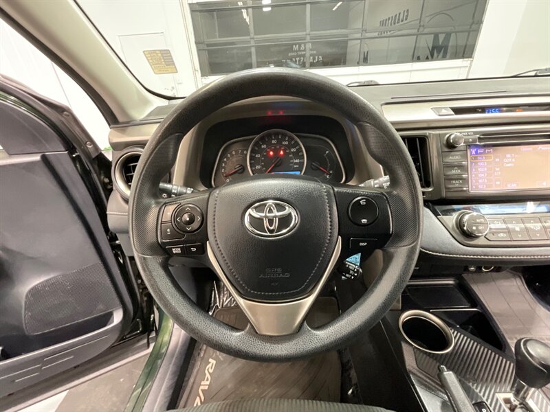 2013 Toyota RAV4 XLE Sport Utility AWD / Sunroof / Backup Camera  / LOCAL SUV - Photo 21 - Gladstone, OR 97027